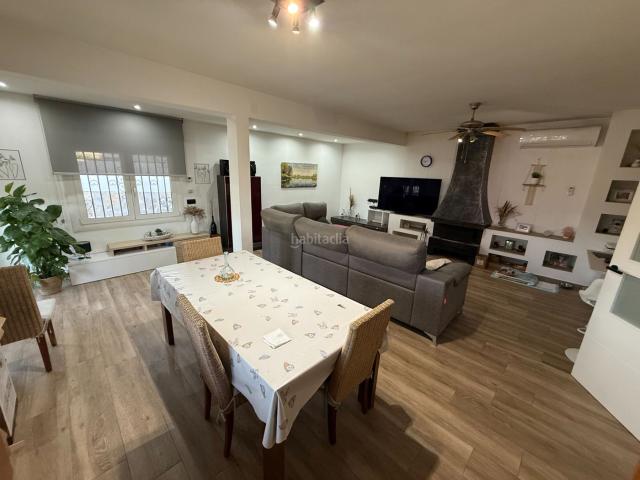 Casa en venta en Bigues i Riells del Fai. Casa Chalet independiente en venta en Calle del Falciot 35. Casas Bigues i Riells del.