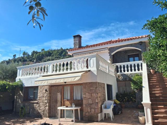 Casa en venta en Bigues i Riells del Fai. Casa en venta en Urbanización, 4 dormitorios. Casas Bigues i Riells del.