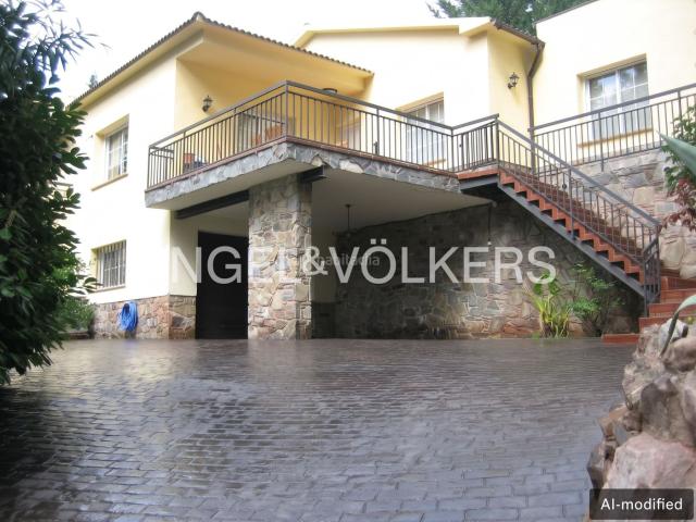 Casa en venta en Bigues i Riells del Fai. Casa unifamiliar con jardín y terraza privacidad, naturaleza y bienestar. Casas Bigues i Riells del.