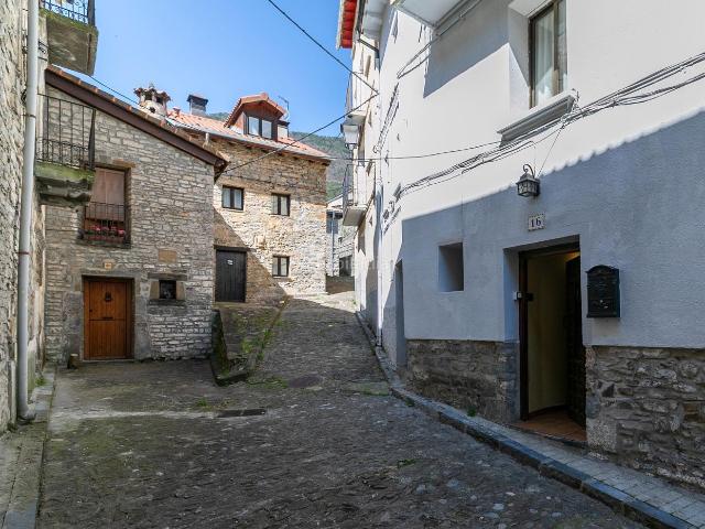 Casa en venta en Biescas. ENCANTO PIRINEO CASA DE PUEBLO EN EL CORAZÓN DE BIESCAS. Casas.