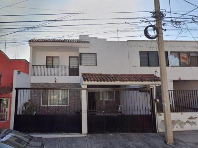 Casa en Venta en, Bilbao 2522, Santa Monica, Guadalajara, Jal