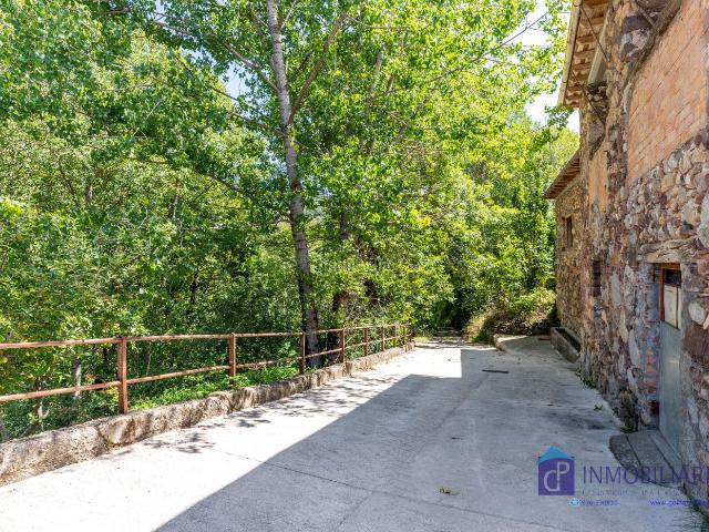 Casa en venta en Bisaurri. Borda pajar con gran terreno y vistas únicas en el Pirineo Bisaurri. Casas.
