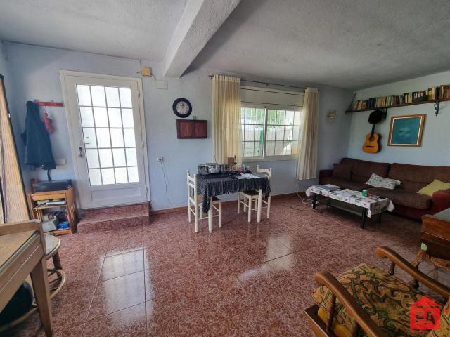 Casa en venta en Bisbal del Penedès La. 65949 Can Gordei, casa independiente con 4 dormitorios. Casas Bisbal del Penedès.