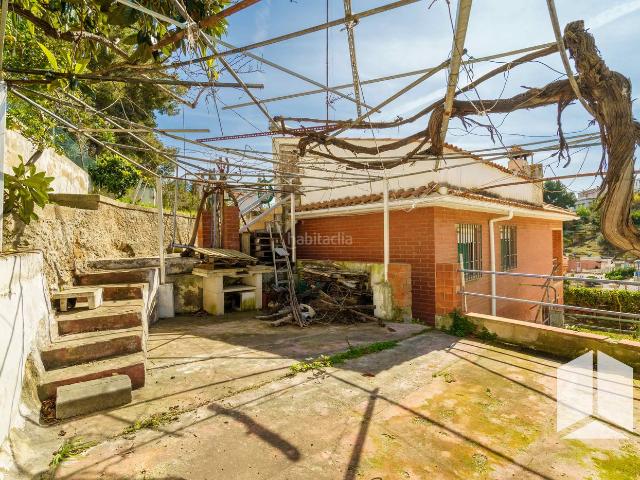 Casa en venta en Bisbal del Penedès La. Casa Carrer Lliri, CUNIT. Casas Bisbal del Penedès.
