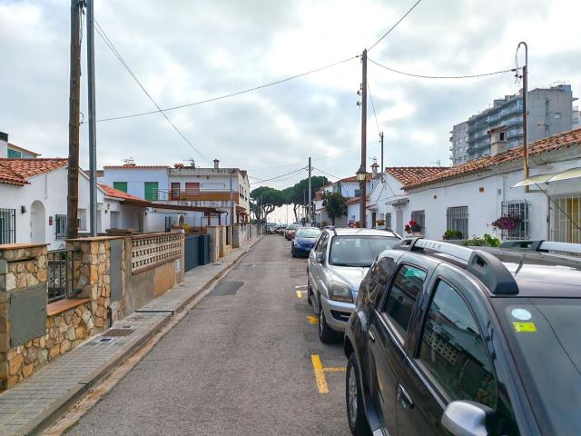 Casa en venta en Blanes, Els Pins Costa Brava. Casas.