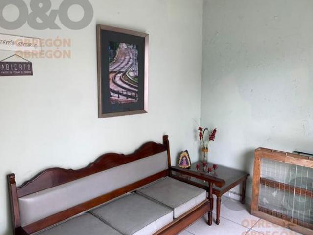 Casa en Venta en Blvd. Mariano Escobedo, León Gto