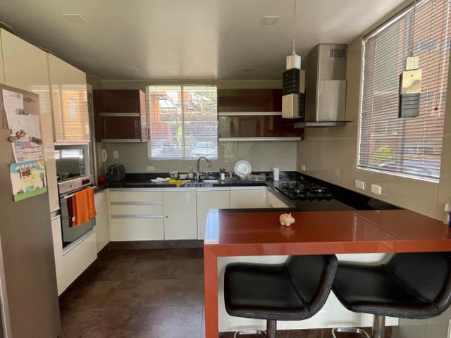 Casa En Venta En Bogota En Bosques De Provenza V340149