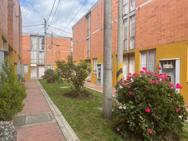 Casa En Venta En Bogota En Gran Granada V230100
