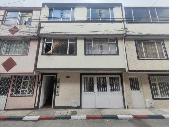 Casa En Venta En Bogota En La Laguna V395908