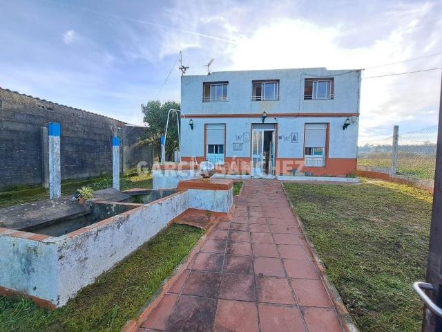 Casa en venta en Boiro. CASA EN VENTA. Casas.