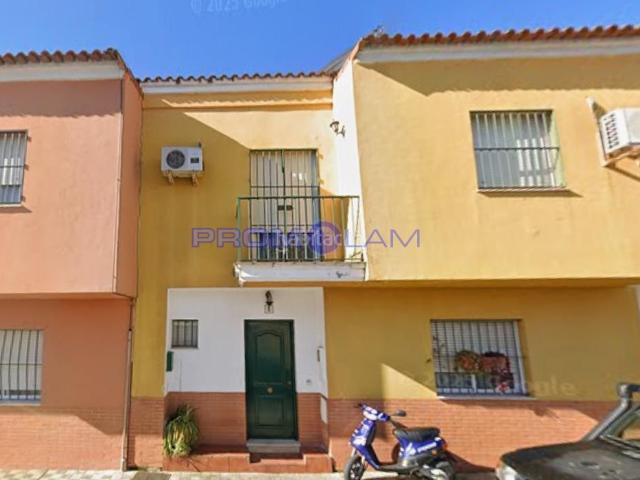 Casa en venta en Bollullos de la Mitación. ALQUILADA ADOSADA EN CALLE GOLES BOLLULLOS DE LA MITACIÓN. Casas Bollullos de la.