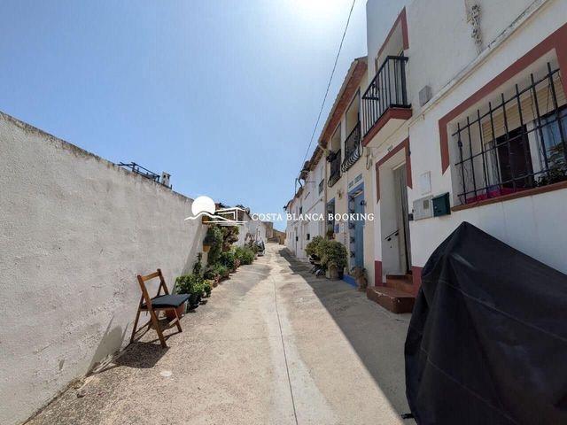 Casa en venta en Bolulla, Alicante Costa Blanca