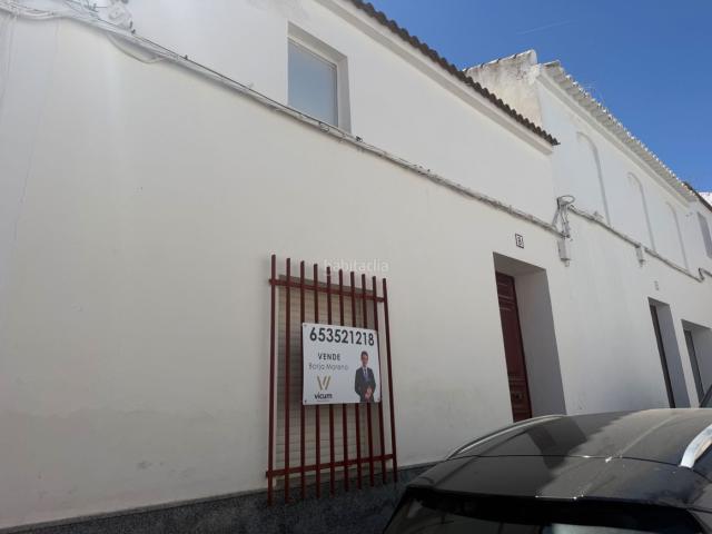 Casa en venta en Bonares. Casa con muchas posibilidades en la calle Santiago el Mayor. Casas.