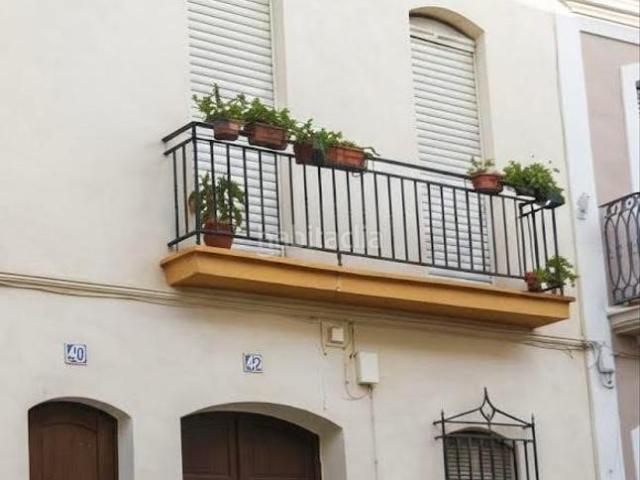 Casa en venta en Bonares. Casa en venta en pleno centro Calle Ildefonso Prieto. Casas.