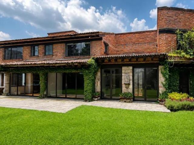 CASA EN VENTA EN BOSQUE DE LAS LOMAS