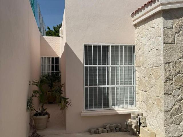 CASA EN VENTA EN BOSQUE REAL PLAYA DEL CARMEN