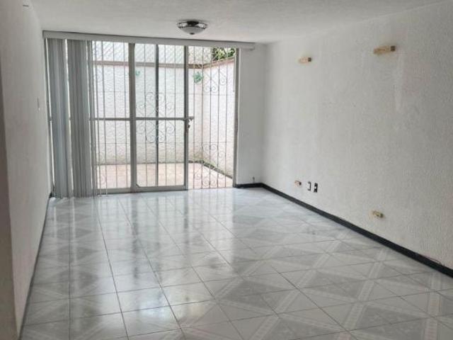 CASA EN VENTA EN BOSQUE RESIDENCIAL DEL SUR