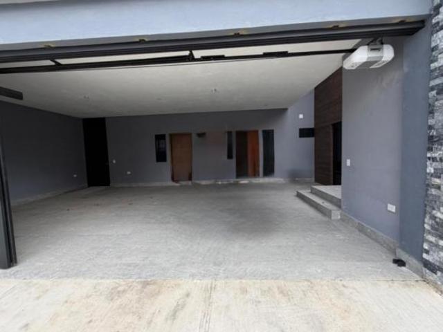 Casa en venta en Bosques de las Misiones Sector Encino. Terraza, vistas, elevador