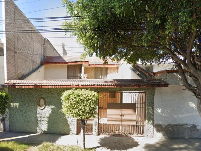 Casa en venta en Bosques de Aragon, Nezahualcóyotl, México
