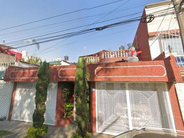 CASA EN VENTA EN BOSQUES DE ARAGON ESTADO DE MEXICO