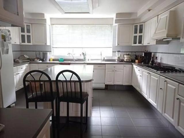CASA EN VENTA EN BOSQUES DE LA HERRADURA 4 recamaras