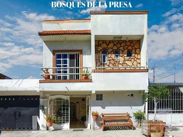 Amplia Casa de 6 Habitaciones en Bosques de la Presa | Circuito Cerrado