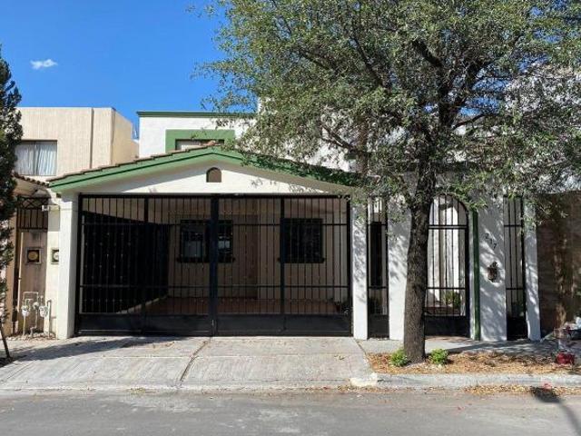 CASA EN VENTA EN BOSQUES DE LAS CUMBRES