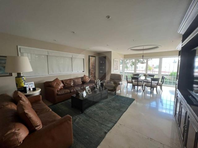 CASA EN VENTA EN BOSQUES DE LAS LOMAS, LAS VILLAS