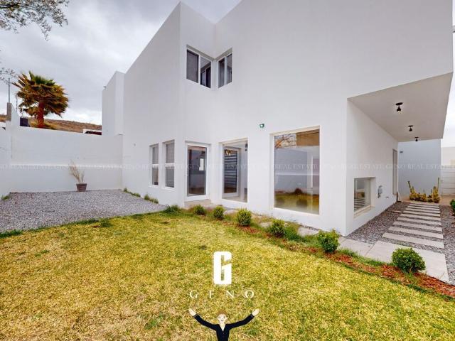 CASA EN VENTA EN BOSQUES DE SAN FRANCISCO 4 RECÁMARAS