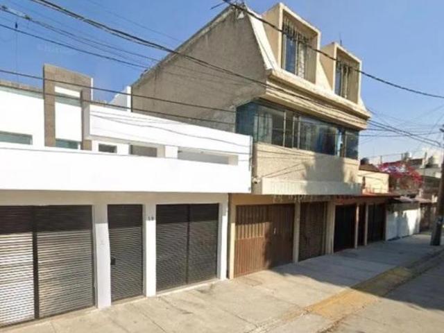 Casa en venta en Bosques de Suecia, Bosques de Aragón, Nezahualcóyotl, México