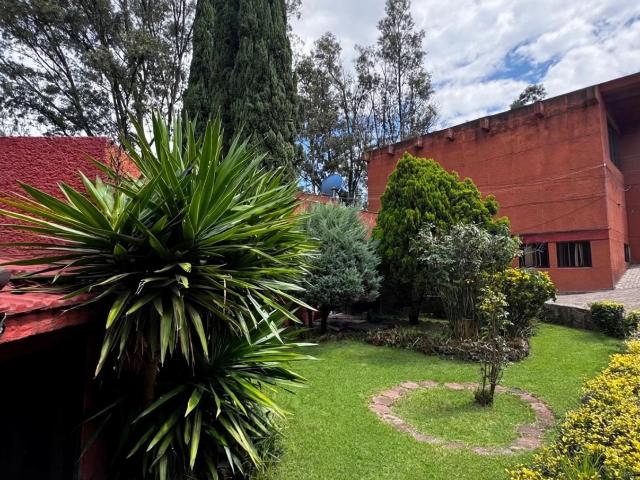 Casa en Venta en Bosques del Lago con escuela de Natación y jardín de eventos