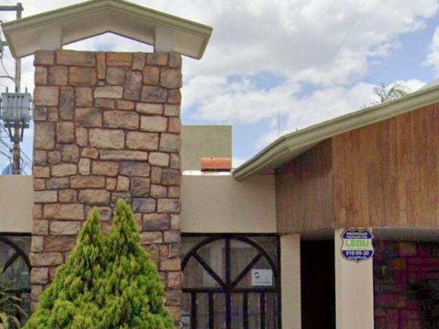 CASA EN VENTA EN BOSQUES DEL PRADO NTE AGUASCALIENTES