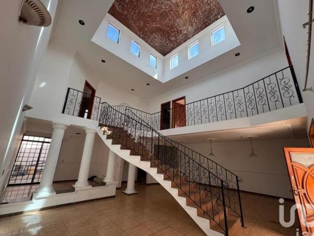 CASA EN VENTA EN BOSQUES DEL PRADO ORIENTE EN AGUASCALIENTES