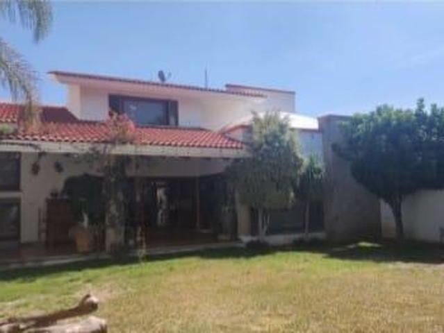 CASA EN VENTA EN BOSQUES DEL REFUGIO