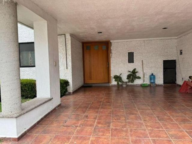 CASA EN VENTA EN BOSQUES DEL REFUGIO LEON, GTO. ZONA NORTE SOBRE BLV. CAMPESTRE