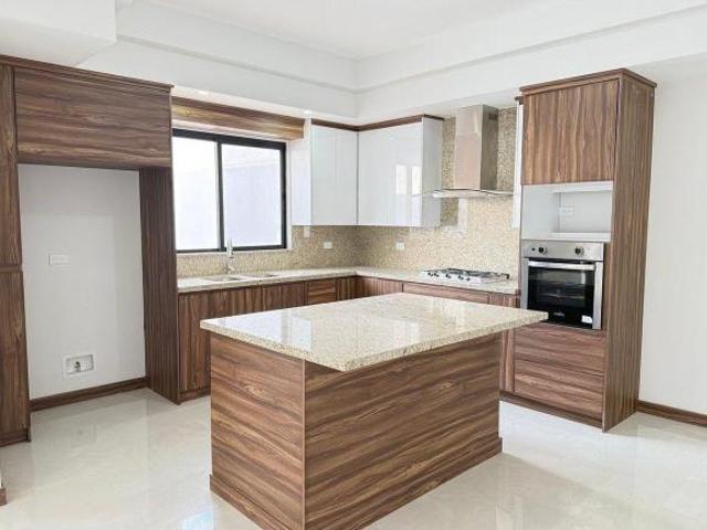 CASA EN VENTA EN BOSQUES DEL VALLE, ZONA CANTERA VALLE ESCONDIDO