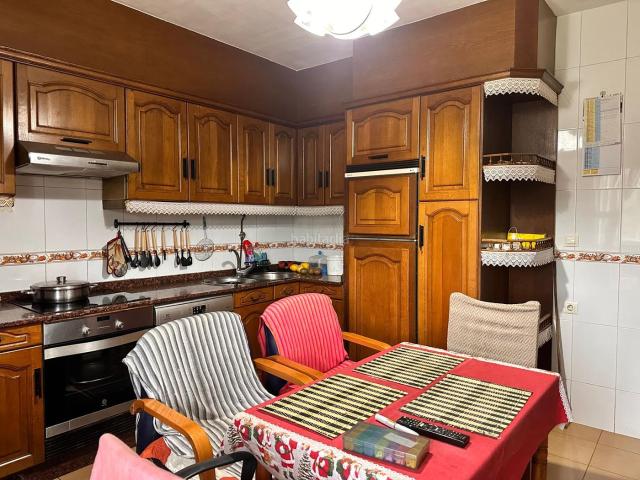 Casa en venta en Boqueixón. Casa de campo muy cercana a Lavacolla. Casas.