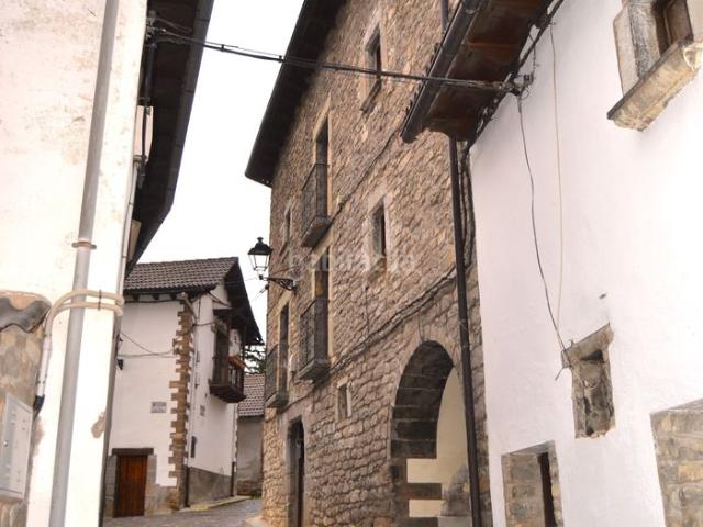 Casa en venta en Borau. CASA EN EL PIRINEO. Casas.