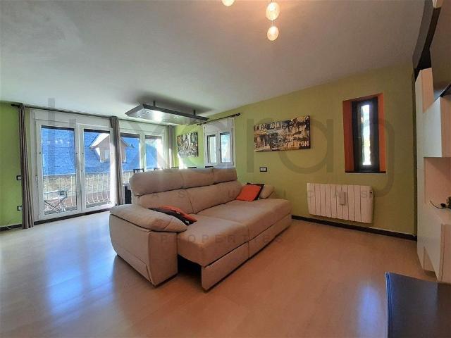 Chalet en venta en plaza Mayorag Benos, Bòrdes, es, de 265 m² 4 habitaciones por 695.000
