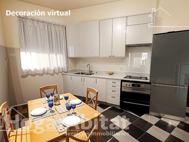 Casa en venta en Borriol. AMPLIA CASA ESQUINERA PARA REFORMAR CON TERRAZA Y BALCÓN. Casas.