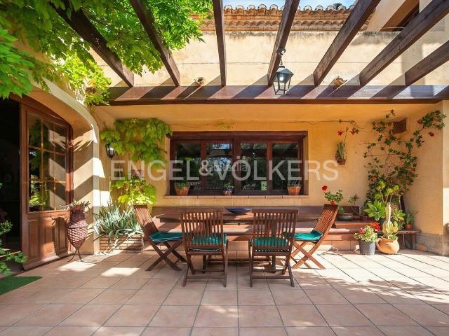 Casa en venta en Borriol. Encantadora Masia en Borriol. Casas.