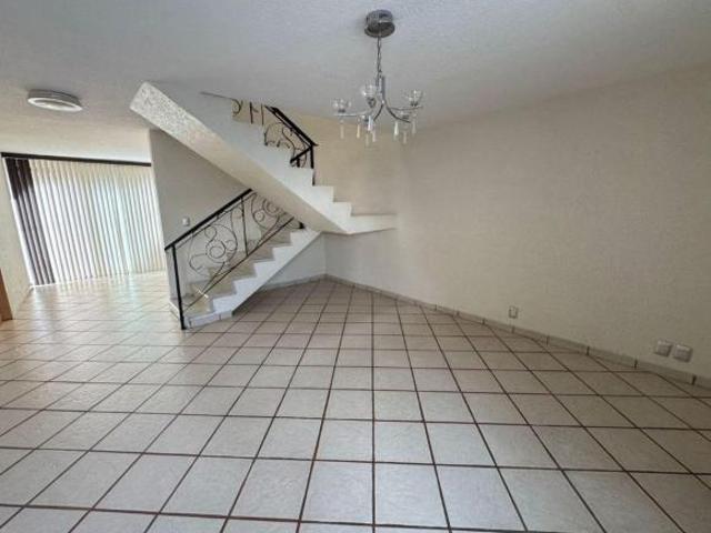 CASA EN VENTA EN BOULEVARES, NAUCALPAN, EDO. DE MÉXICO