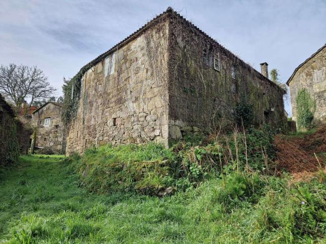 Casa en venta en Brión. Casas.