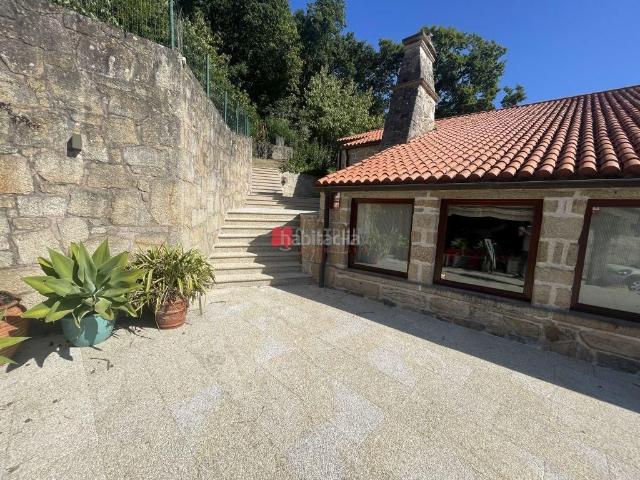 Casa en venta en Brión. ESPECTACULAR MANSIÓN DE PIEDRA CON PISCINA EN LUGAR DE AGUIAR, BRIÓN. Casas.