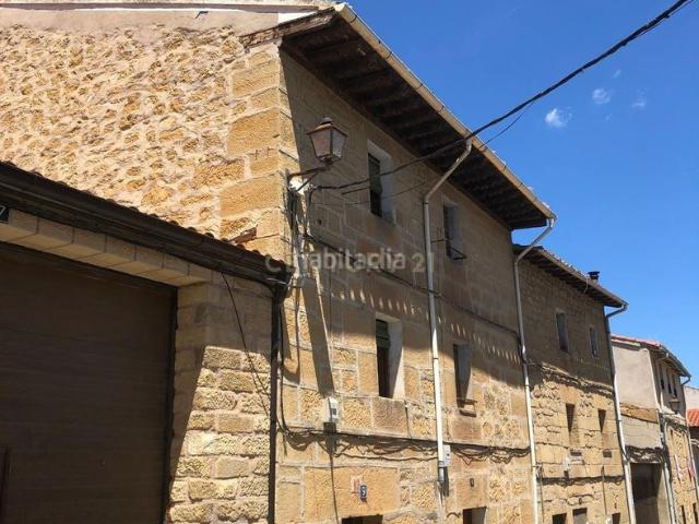 Casa en venta en Briones. Casa de pueblo con patio de 60 m en el centro de Briones. Casas.
