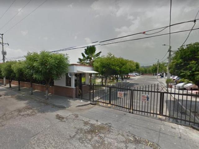 Casa En Venta En Cucuta En Av. Libertadores, El Tesoro V140926
