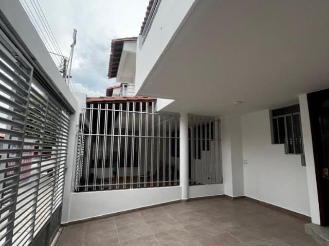 Casa En Venta En Cucuta En Av. Libertadores, Parques Residenciales Iii V389716
