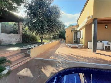 Casa en venta en Cubelles, Mas Trader Corral d´En Tort Corral d´En Cona. AMPLIA CASA AISLADA EN CUBELLES CORRAL DEN CONA. Casas.