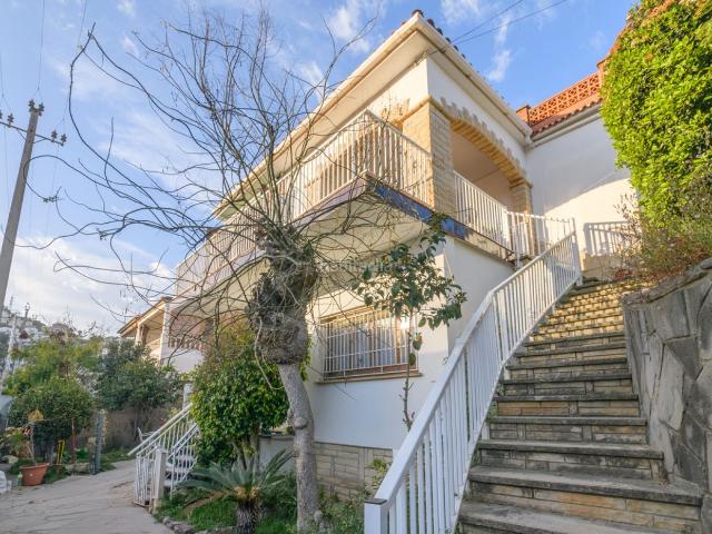 Casa en venta en Cubelles, Mas Trader Corral d´En Tort Corral d´En Cona. Casa en calle gessami 24 Cubelles. Casas.
