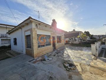 Casa en venta en Cubelles, Mas Trader Corral d´En Tort Corral d´En Cona. Casa independiente en urbanización Mas Trader I de Cubelles. Casas.
